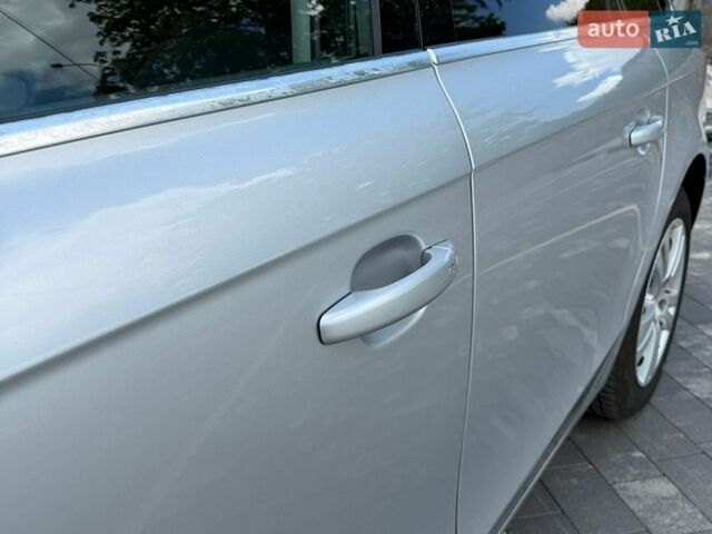 Серый Ауди А4, объемом двигателя 2 л и пробегом 330 тыс. км за 11500 $, фото 19 на Automoto.ua