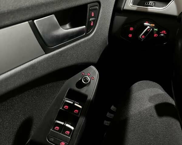 Сірий Ауді А4, об'ємом двигуна 2 л та пробігом 295 тис. км за 10800 $, фото 13 на Automoto.ua