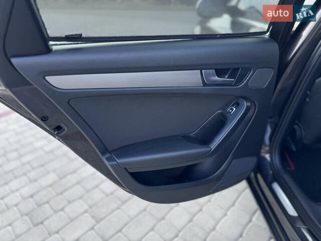 Сірий Ауді А4, об'ємом двигуна 1.8 л та пробігом 259 тис. км за 11300 $, фото 17 на Automoto.ua