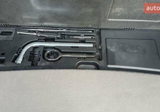 Сірий Ауді А4, об'ємом двигуна 2 л та пробігом 290 тис. км за 9350 $, фото 28 на Automoto.ua