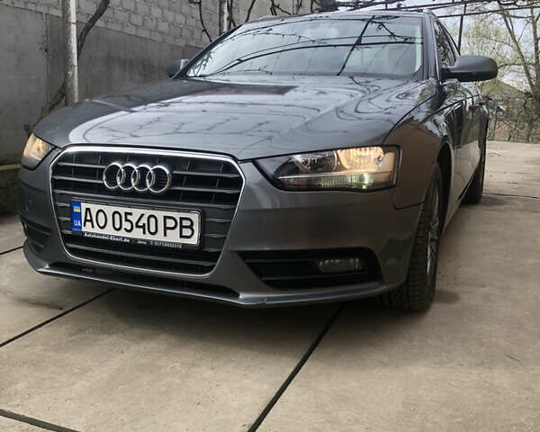 Сірий Ауді А4, об'ємом двигуна 2 л та пробігом 345 тис. км за 11200 $, фото 10 на Automoto.ua
