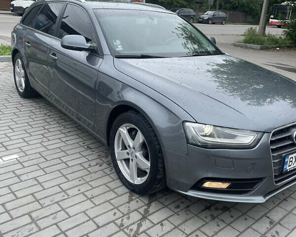 Ауди А4 2012 в Хмельницком на Automoto.ua Серый Ауди А4, объемом двигателя 1.97 л и пробегом 294 тыс. км за 11300 $, фото 2 на Automoto.ua