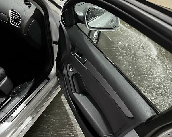 Сірий Ауді А4, об'ємом двигуна 2 л та пробігом 295 тис. км за 10800 $, фото 23 на Automoto.ua