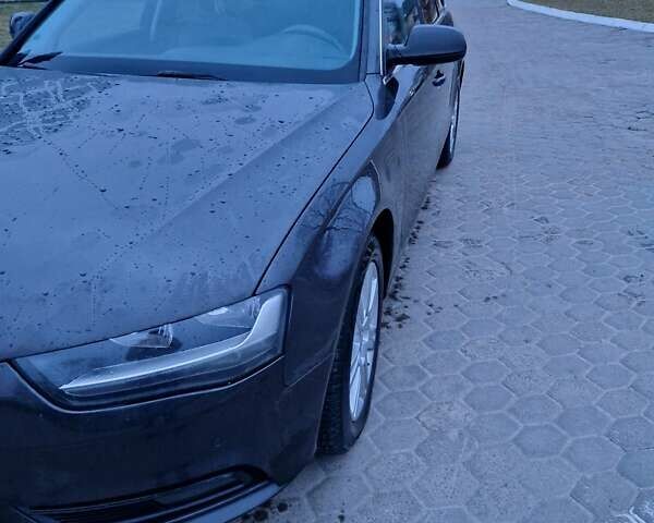 Серый Ауди А4, объемом двигателя 2 л и пробегом 300 тыс. км за 12300 $, фото 4 на Automoto.ua