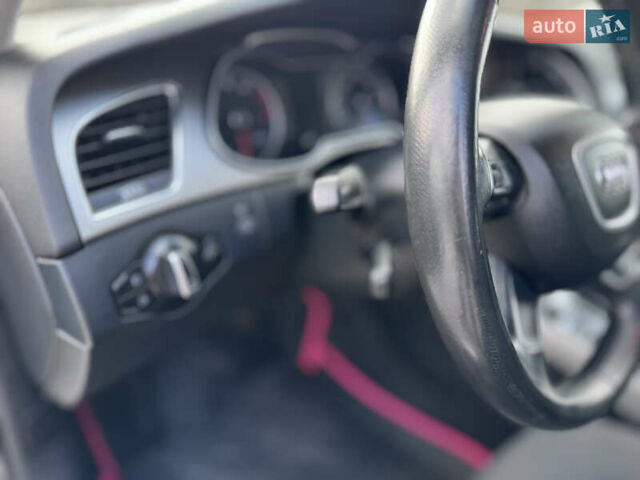 Сірий Ауді А4, об'ємом двигуна 1.8 л та пробігом 259 тис. км за 11300 $, фото 14 на Automoto.ua