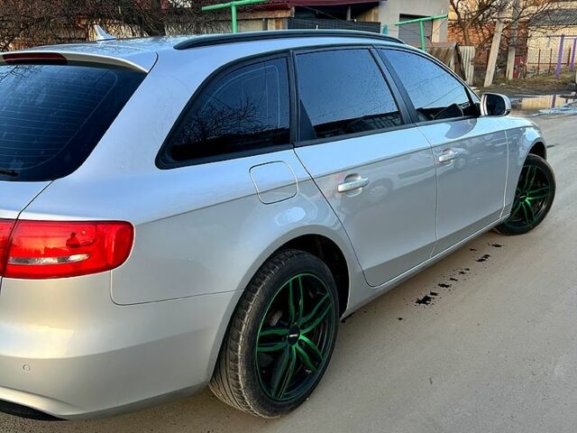 Сірий Ауді А4, об'ємом двигуна 2 л та пробігом 366 тис. км за 9999 $, фото 3 на Automoto.ua