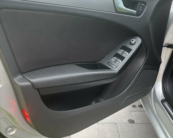 Сірий Ауді А4, об'ємом двигуна 1.97 л та пробігом 257 тис. км за 11700 $, фото 5 на Automoto.ua