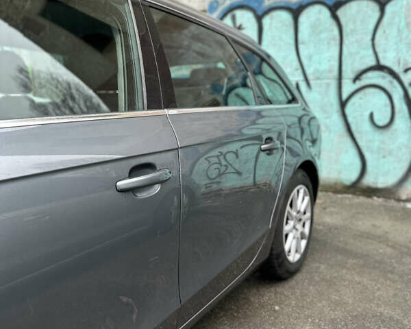 Серый Ауди А4, объемом двигателя 2 л и пробегом 360 тыс. км за 8800 $, фото 4 на Automoto.ua