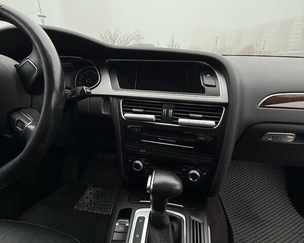 Сірий Ауді А4, об'ємом двигуна 2 л та пробігом 162 тис. км за 13000 $, фото 8 на Automoto.ua