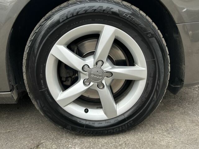 Сірий Ауді А4, об'ємом двигуна 2 л та пробігом 251 тис. км за 13200 $, фото 8 на Automoto.ua