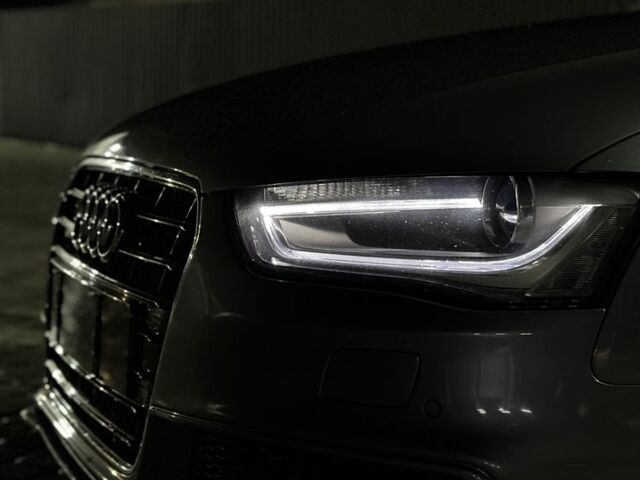 Серый Ауди А4, объемом двигателя 2 л и пробегом 280 тыс. км за 14399 $, фото 2 на Automoto.ua