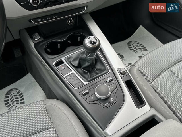 Сірий Ауді А4, об'ємом двигуна 1.97 л та пробігом 305 тис. км за 13500 $, фото 41 на Automoto.ua