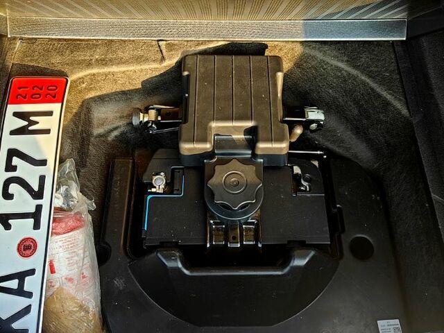 Сірий Ауді А4, об'ємом двигуна 2 л та пробігом 267 тис. км за 13490 $, фото 11 на Automoto.ua