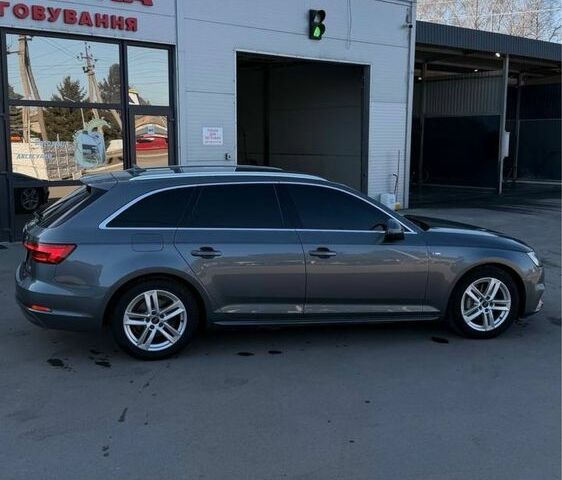 Серый Ауди А4, объемом двигателя 3 л и пробегом 240 тыс. км за 17500 $, фото 4 на Automoto.ua