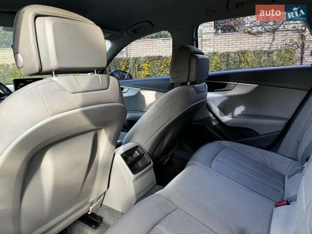 Серый Ауди А4, объемом двигателя 2 л и пробегом 441 тыс. км за 13790 $, фото 24 на Automoto.ua