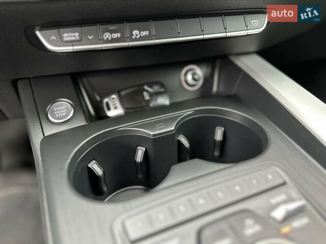 Сірий Ауді А4, об'ємом двигуна 2 л та пробігом 220 тис. км за 15750 $, фото 65 на Automoto.ua