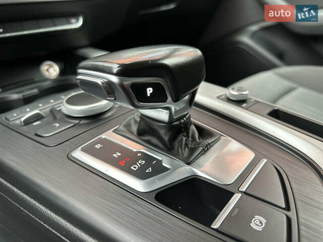Сірий Ауді А4, об'ємом двигуна 2 л та пробігом 220 тис. км за 15750 $, фото 63 на Automoto.ua