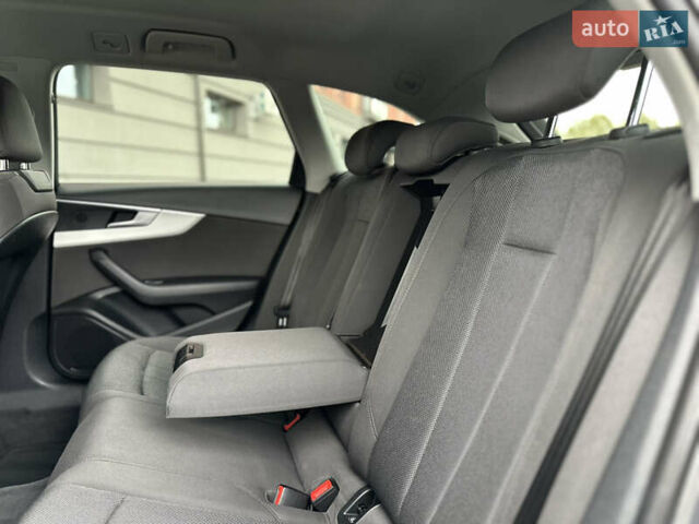 Сірий Ауді А4, об'ємом двигуна 2 л та пробігом 220 тис. км за 15750 $, фото 85 на Automoto.ua