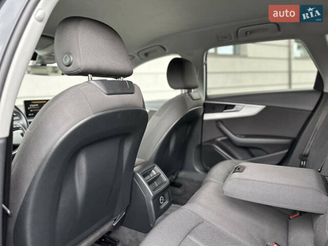 Сірий Ауді А4, об'ємом двигуна 2 л та пробігом 220 тис. км за 15750 $, фото 84 на Automoto.ua