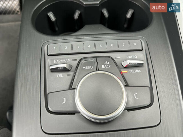 Сірий Ауді А4, об'ємом двигуна 2 л та пробігом 220 тис. км за 15750 $, фото 62 на Automoto.ua