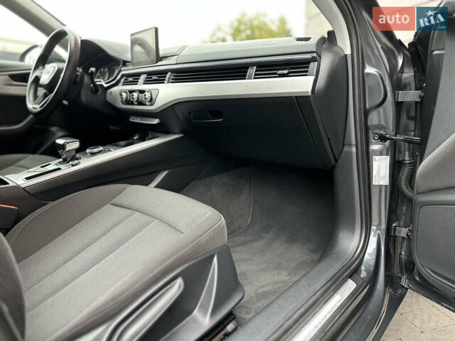 Сірий Ауді А4, об'ємом двигуна 2 л та пробігом 220 тис. км за 15750 $, фото 68 на Automoto.ua