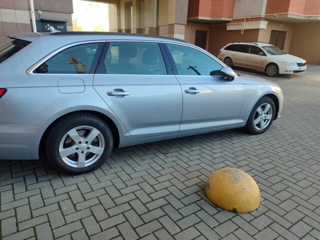 Сірий Ауді А4, об'ємом двигуна 2 л та пробігом 300 тис. км за 19500 $, фото 6 на Automoto.ua