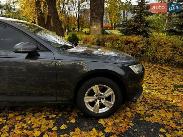 Серый Ауди А4, объемом двигателя 2 л и пробегом 441 тыс. км за 13790 $, фото 4 на Automoto.ua