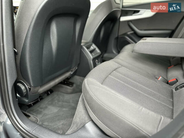 Сірий Ауді А4, об'ємом двигуна 2 л та пробігом 220 тис. км за 15750 $, фото 83 на Automoto.ua