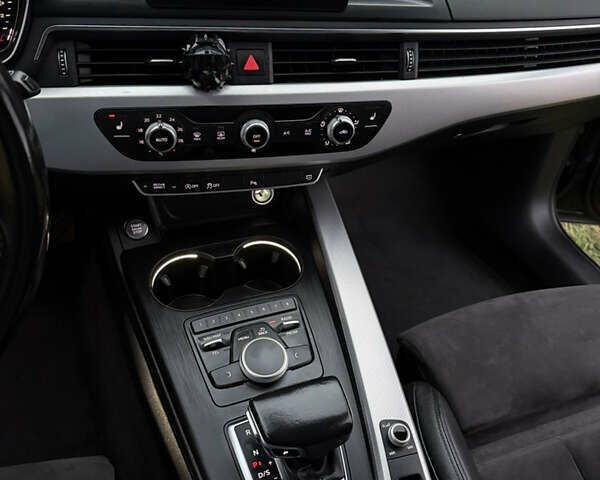 Сірий Ауді А4, об'ємом двигуна 1.97 л та пробігом 268 тис. км за 16700 $, фото 15 на Automoto.ua