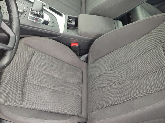 Сірий Ауді А4, об'ємом двигуна 2 л та пробігом 300 тис. км за 19500 $, фото 15 на Automoto.ua