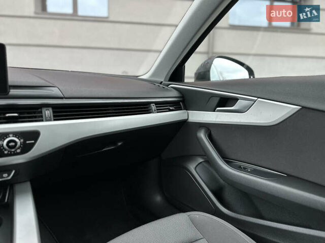Сірий Ауді А4, об'ємом двигуна 2 л та пробігом 220 тис. км за 15750 $, фото 90 на Automoto.ua