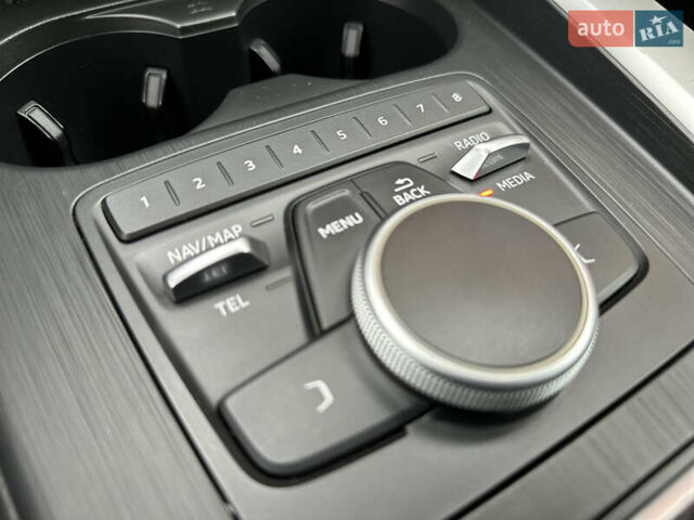 Сірий Ауді А4, об'ємом двигуна 2 л та пробігом 220 тис. км за 15750 $, фото 61 на Automoto.ua