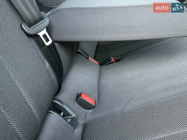 Серый Ауди А4, объемом двигателя 2 л и пробегом 217 тыс. км за 15850 $, фото 79 на Automoto.ua