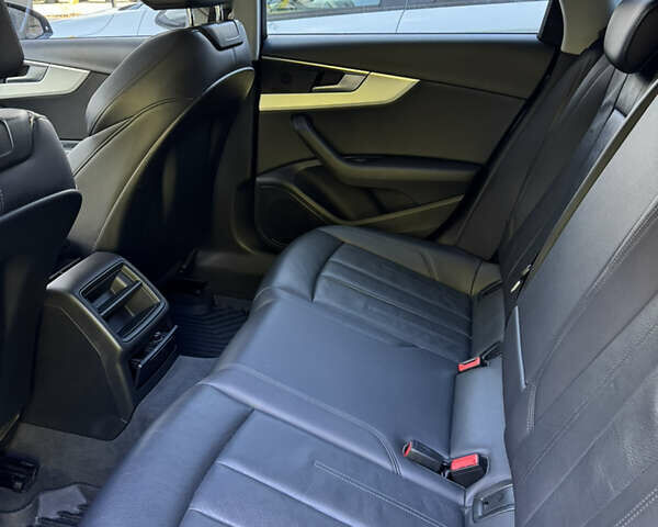 Серый Ауди А4, объемом двигателя 2 л и пробегом 198 тыс. км за 18900 $, фото 11 на Automoto.ua