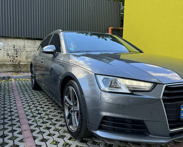 Серый Ауди А4, объемом двигателя 2 л и пробегом 198 тыс. км за 18900 $, фото 1 на Automoto.ua