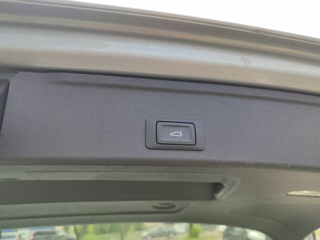 Сірий Ауді А4, об'ємом двигуна 2 л та пробігом 300 тис. км за 19500 $, фото 12 на Automoto.ua