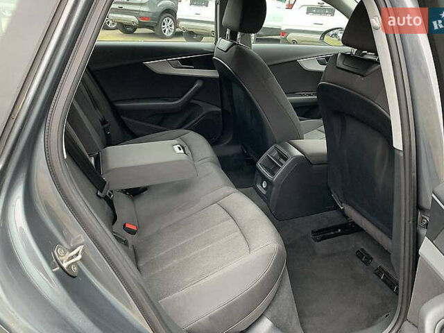 Ауді А4 2017 у Києві на Automoto.ua Сірий Ауді А4, об'ємом двигуна 1.97 л та пробігом 143 тис. км за 18500 $, фото 17 на Automoto.ua