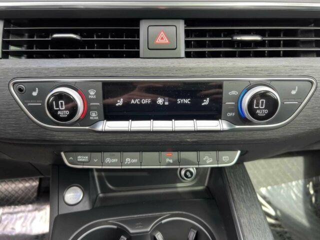 Сірий Ауді А4, об'ємом двигуна 2 л та пробігом 64 тис. км за 7900 $, фото 7 на Automoto.ua