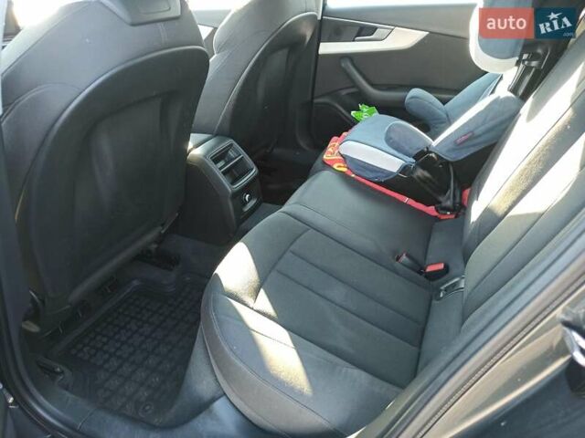 Серый Ауди А4, объемом двигателя 2 л и пробегом 178 тыс. км за 17000 $, фото 6 на Automoto.ua