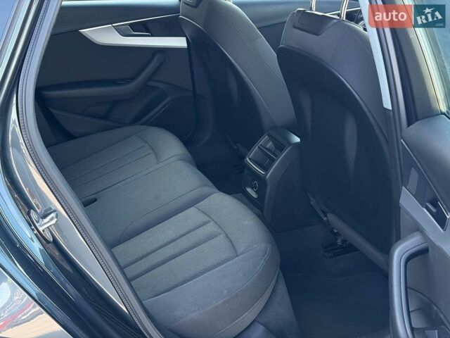 Сірий Ауді А4, об'ємом двигуна 2 л та пробігом 240 тис. км за 16290 $, фото 24 на Automoto.ua