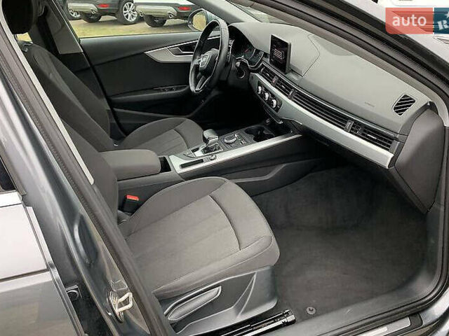Ауді А4 2017 у Києві на Automoto.ua Сірий Ауді А4, об'ємом двигуна 1.97 л та пробігом 143 тис. км за 18500 $, фото 16 на Automoto.ua