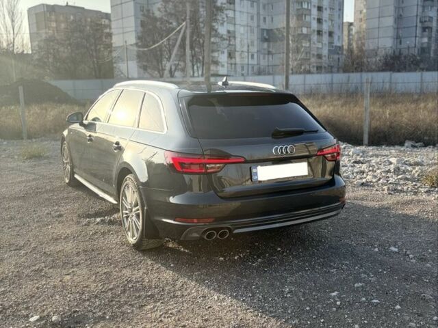 Серый Ауди А4, объемом двигателя 2 л и пробегом 161 тыс. км за 19000 $, фото 4 на Automoto.ua