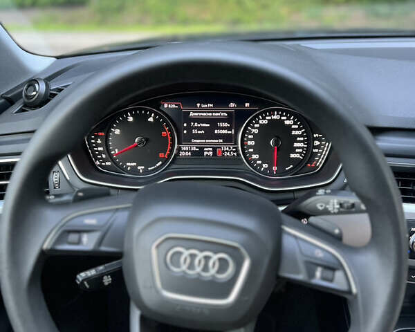 Ауді А4 2018 у Львові на Automoto.ua Сірий Ауді А4, об'ємом двигуна 1.97 л та пробігом 179 тис. км за 24900 $, фото 8 на Automoto.ua