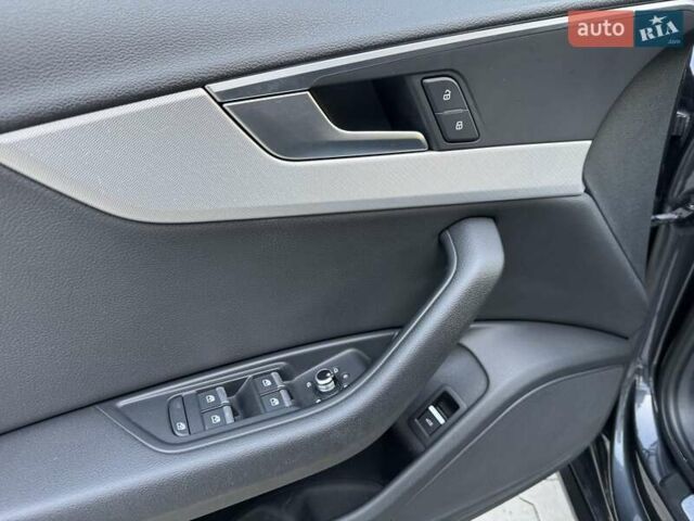 Сірий Ауді А4, об'ємом двигуна 1.97 л та пробігом 250 тис. км за 18500 $, фото 16 на Automoto.ua