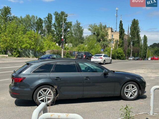 Серый Ауди А4, объемом двигателя 2 л и пробегом 190 тыс. км за 15990 $, фото 7 на Automoto.ua