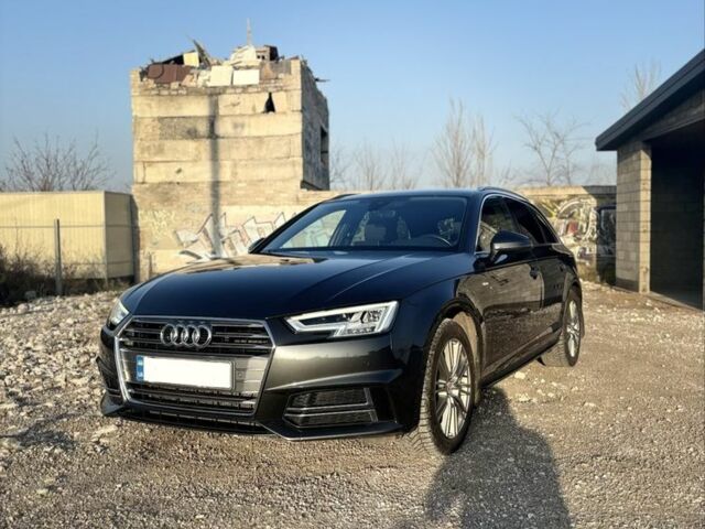 Серый Ауди А4, объемом двигателя 2 л и пробегом 161 тыс. км за 19000 $, фото 2 на Automoto.ua
