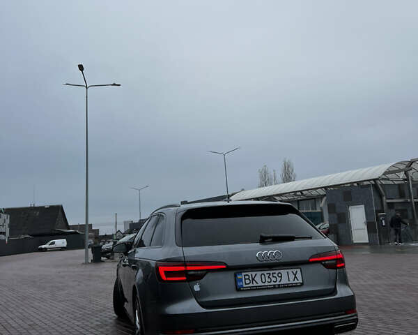 Сірий Ауді А4, об'ємом двигуна 2 л та пробігом 265 тис. км за 23500 $, фото 3 на Automoto.ua