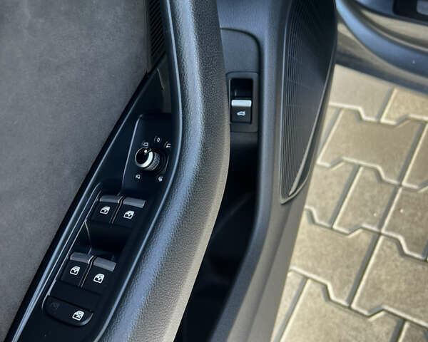 Серый Ауди А4, объемом двигателя 2 л и пробегом 266 тыс. км за 21900 $, фото 27 на Automoto.ua