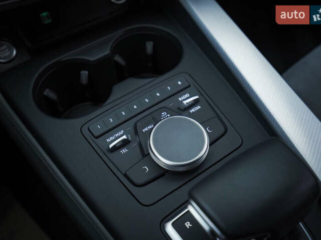 Сірий Ауді А4, об'ємом двигуна 1.97 л та пробігом 180 тис. км за 26500 $, фото 24 на Automoto.ua