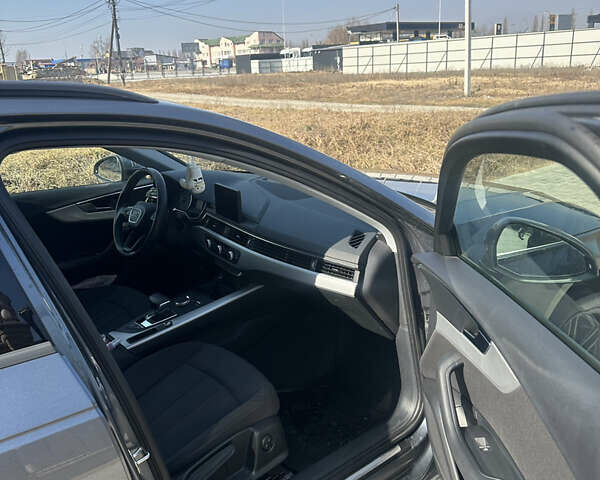 Серый Ауди А4, объемом двигателя 2 л и пробегом 160 тыс. км за 22000 $, фото 12 на Automoto.ua